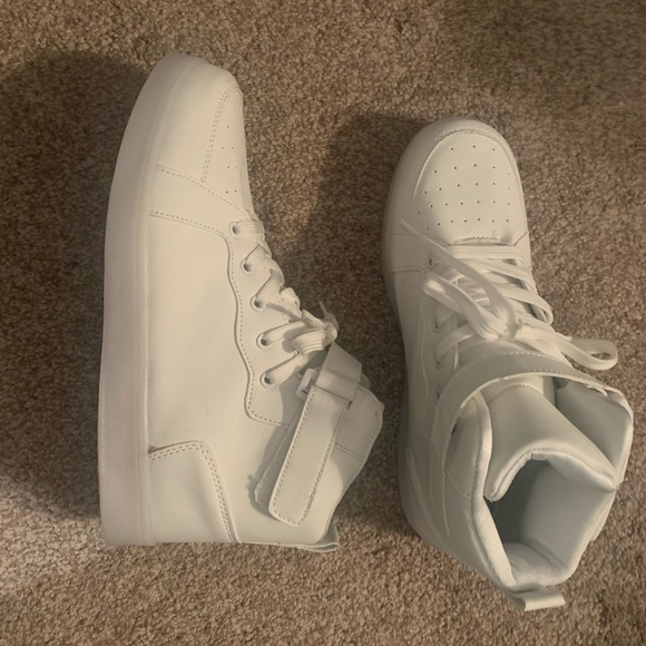 WHITE LIGHT UP SNEAKERS, Size 41 Female 9.5 - 10, NWOT. - Picture 3 of 7